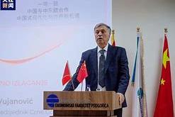 诺维奇主席发表讲话，力挺球队走出困境的简单介绍